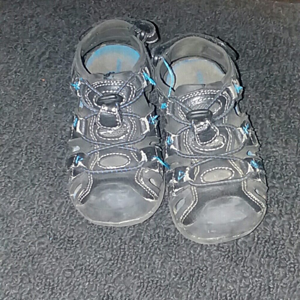 Boys shoes